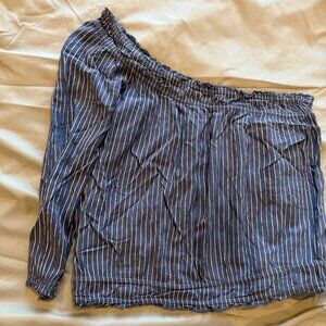 AMERICAN EAGLE ONE SHOULDER TOP, SIZE MEDIUM